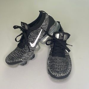 Women’s nike vapor maxes size: 8